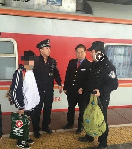 邢台一女孩任性离家出走见网友 家人泣不成声
