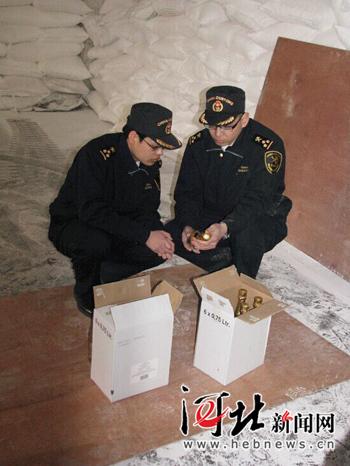 秦皇岛海关退运300瓶添加金箔的不合格进口葡萄酒