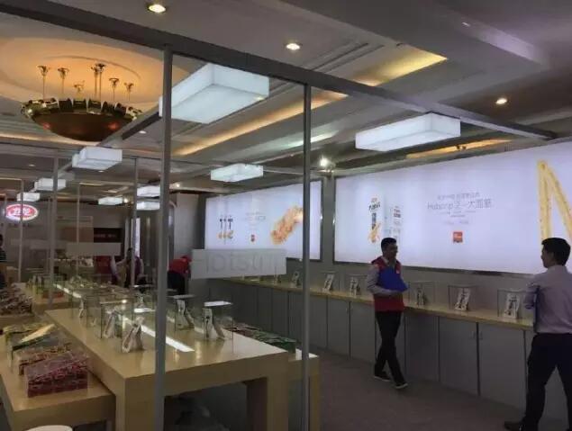河南一辣条变身零食之王 设计风格逆天远销海外