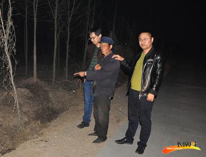 犯罪嫌疑人刘某指认现场。 胡玉生 供图