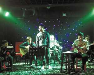 歌曲《迁安》录制过程中。