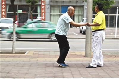 点击进入下一页