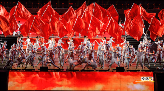 大型水上实景演出《滹沱河畔》演出现场。长城新媒体记者 刘潇 摄