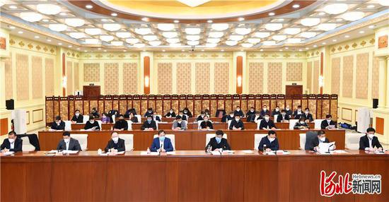 2月2日下午，我省召开“抗击疫情·民营企业在行动”座谈会。这是会议现场。 记者赵威摄